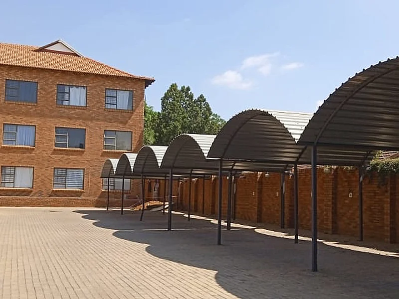 N° 8 - MMEUBLE D’APPARTEMENTS