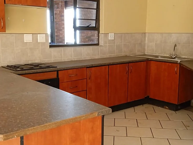 N° 8 - MMEUBLE D’APPARTEMENTS