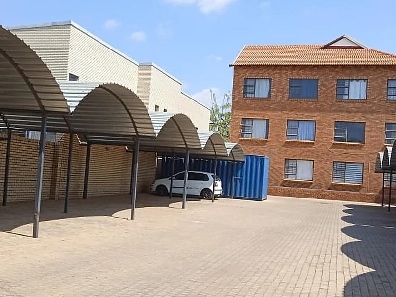 N° 8 - MMEUBLE D’APPARTEMENTS