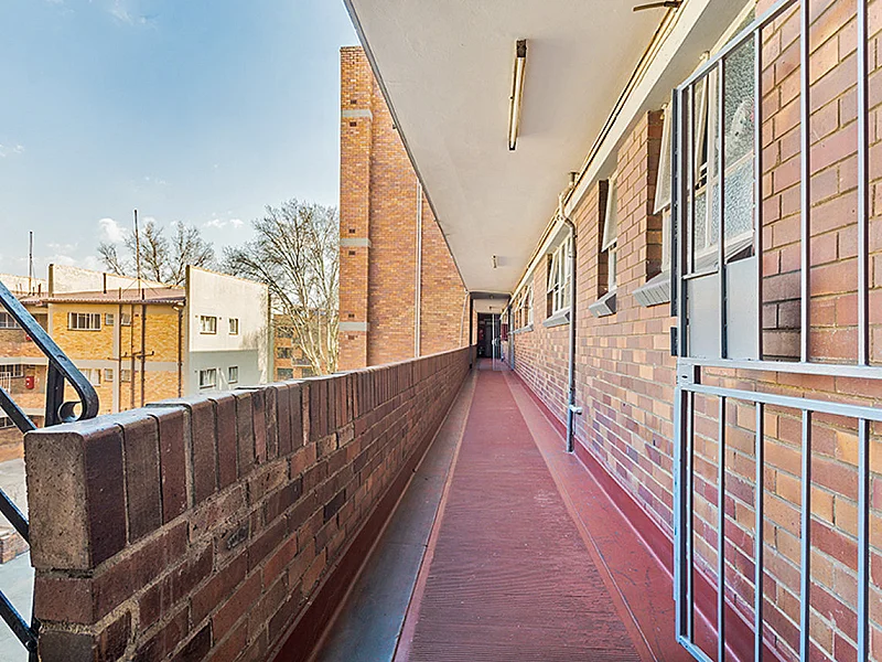 N° 6 - IMMEUBLE À VENDRE