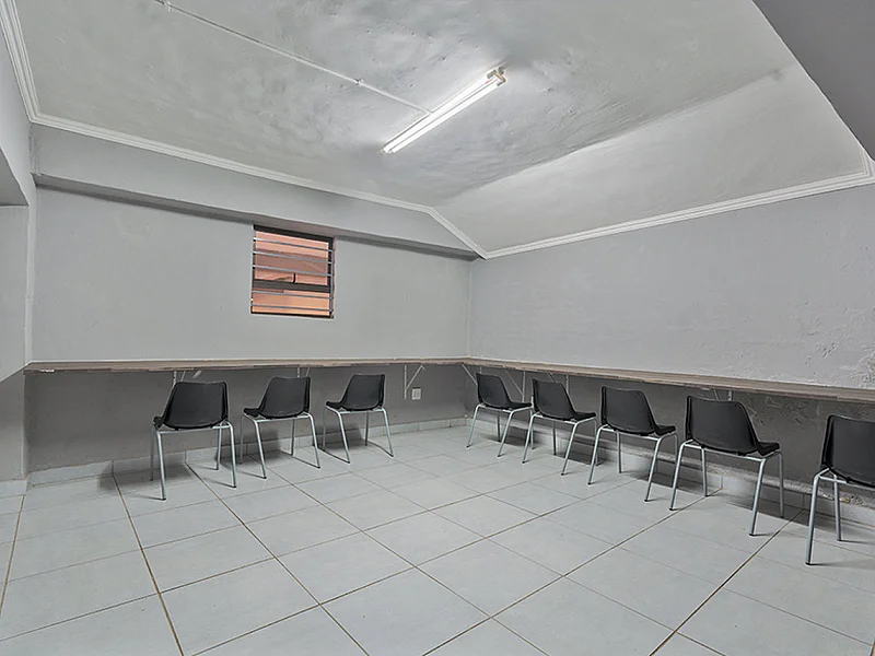 N° 6 - IMMEUBLE À VENDRE