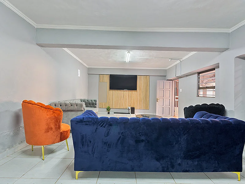 N° 6 - IMMEUBLE À VENDRE