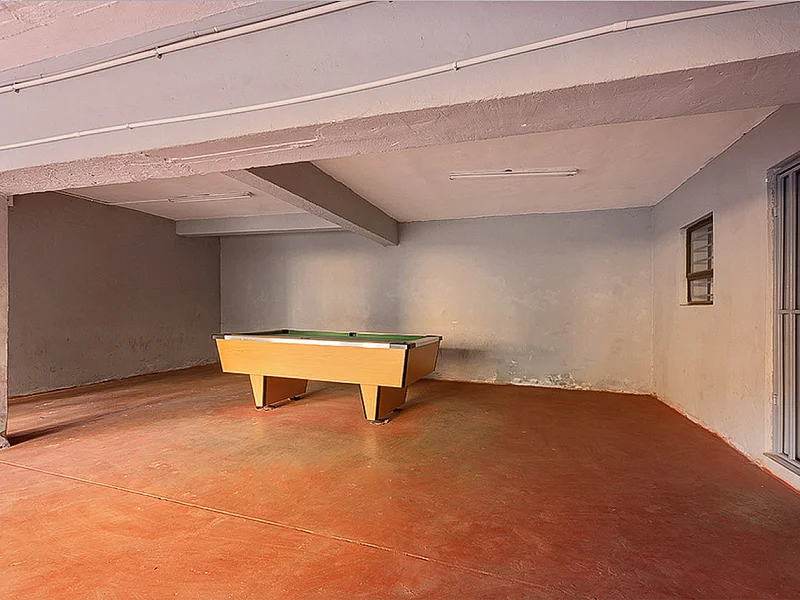 N° 6 - IMMEUBLE À VENDRE