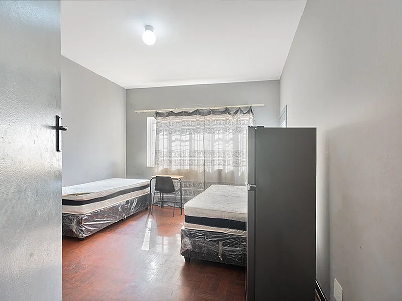 N° 6 - IMMEUBLE À VENDRE