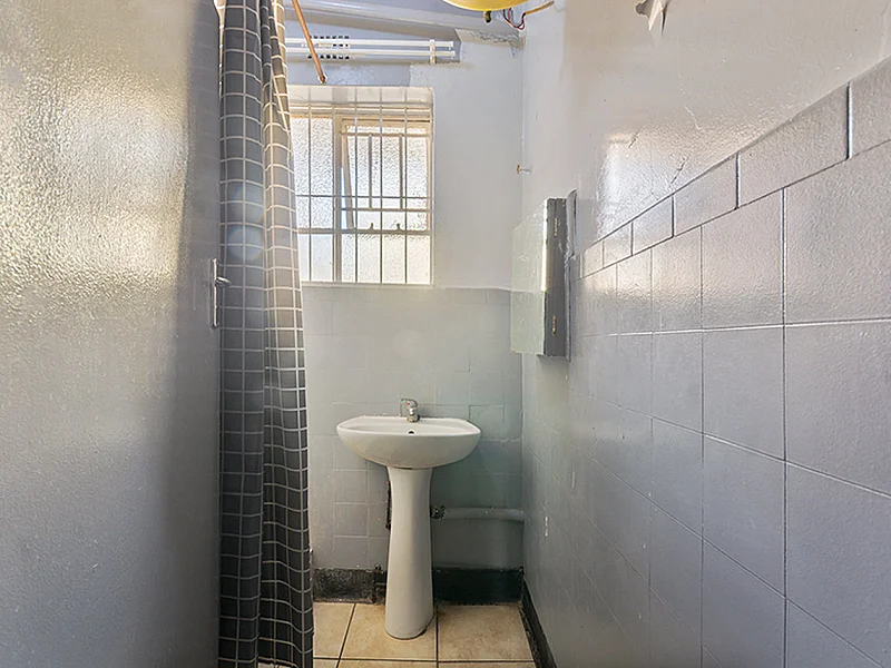 N° 6 - IMMEUBLE À VENDRE