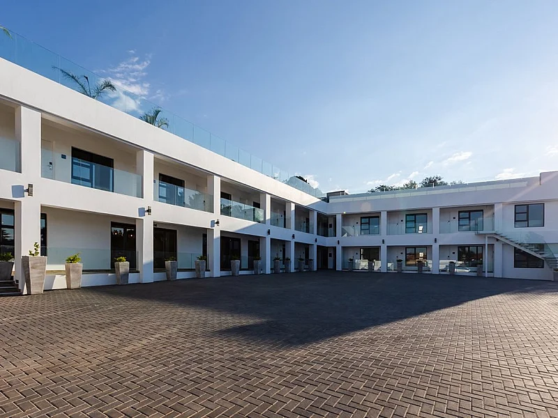 N° 5 - IMMEUBLE D'APPARTEMENTS