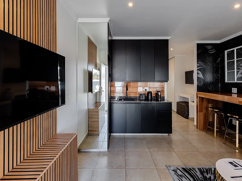 N° 5 - IMMEUBLE D'APPARTEMENTS