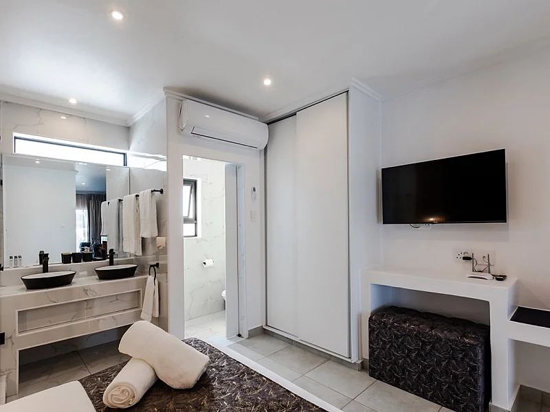 N° 5 - IMMEUBLE D'APPARTEMENTS