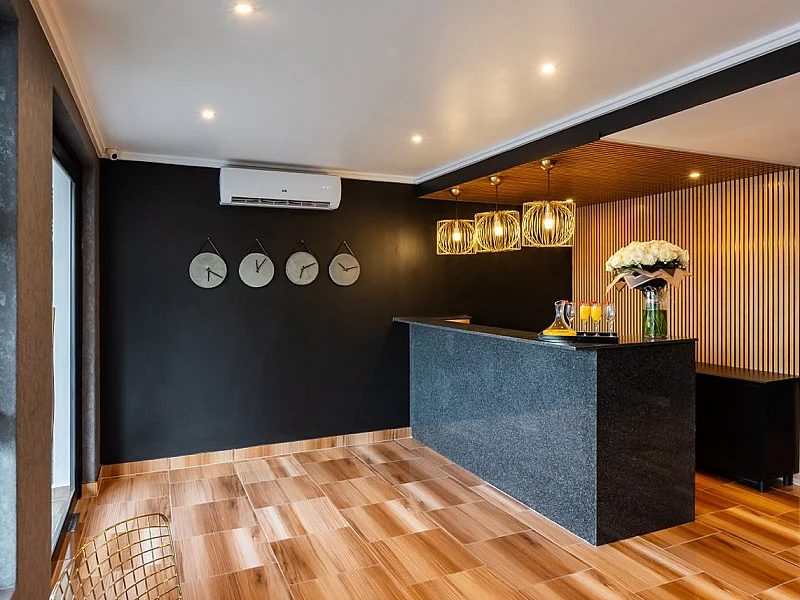 N° 5 - IMMEUBLE D'APPARTEMENTS