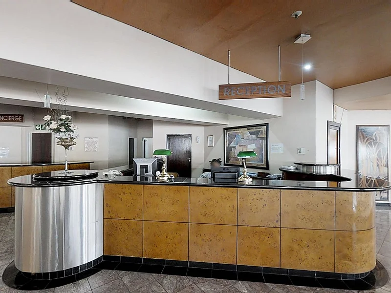 N° 4 - ENTREPRISE/COMPLEXE HOTELIER