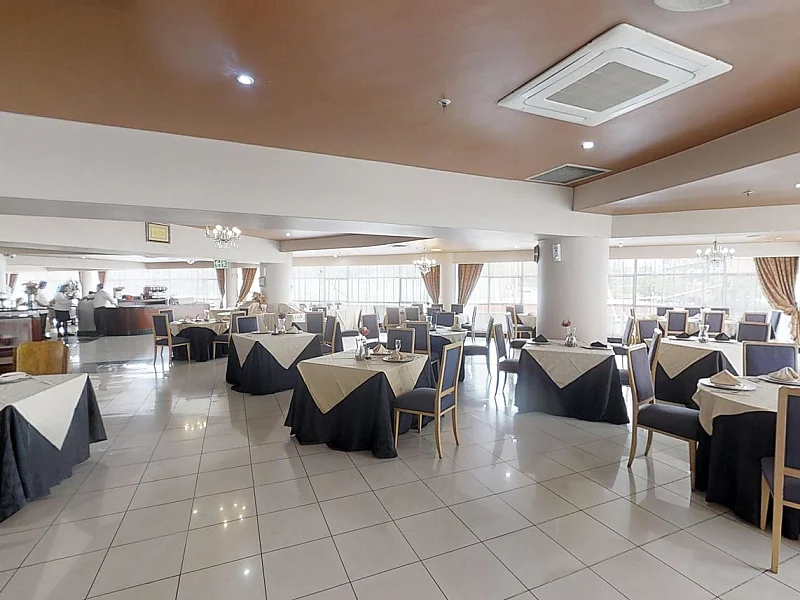 N° 4 - ENTREPRISE/COMPLEXE HOTELIER