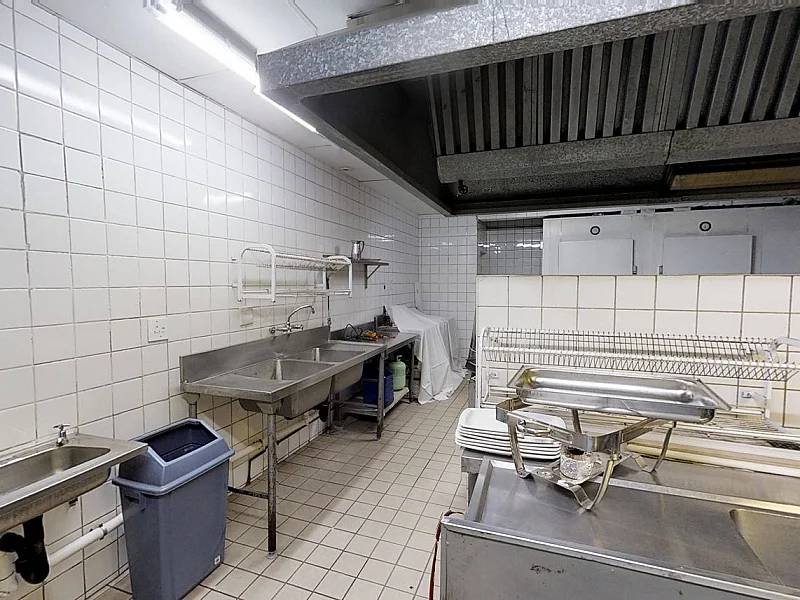 N° 4 - ENTREPRISE/COMPLEXE HOTELIER