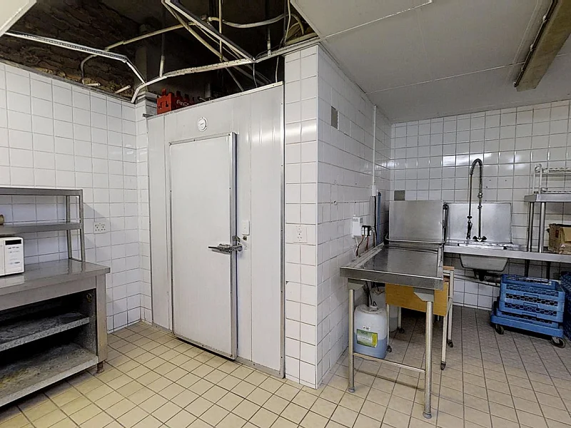 N° 4 - ENTREPRISE/COMPLEXE HOTELIER