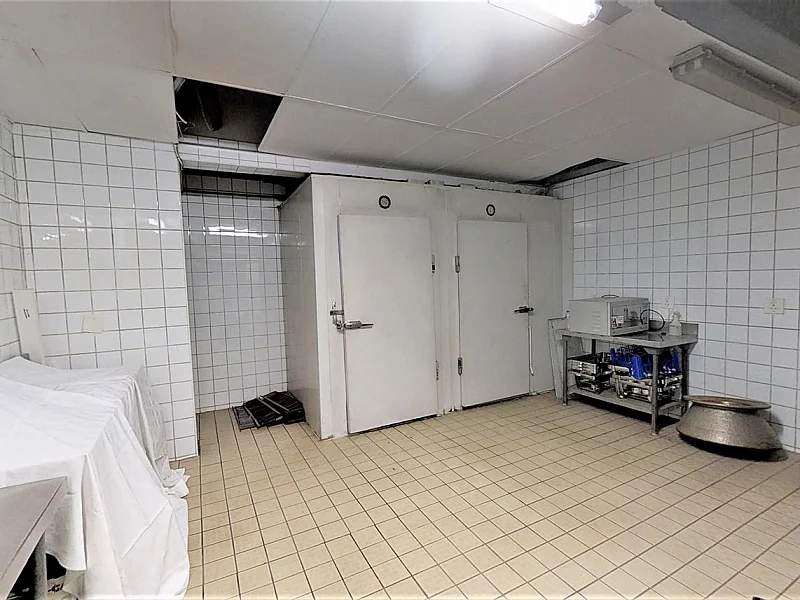 N° 4 - ENTREPRISE/COMPLEXE HOTELIER