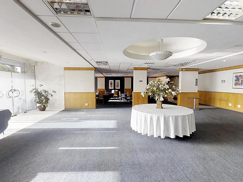 N° 4 - ENTREPRISE/COMPLEXE HOTELIER