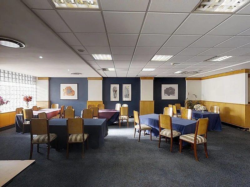 N° 4 - ENTREPRISE/COMPLEXE HOTELIER