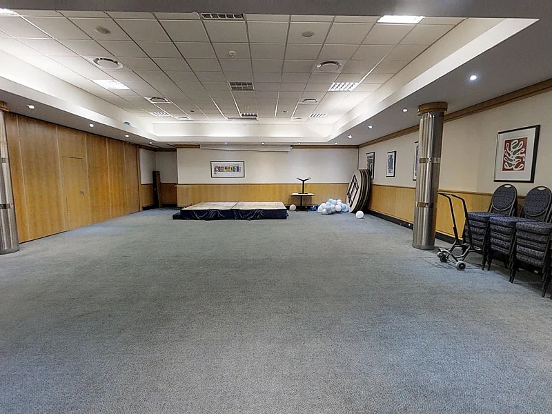 N° 4 - ENTREPRISE/COMPLEXE HOTELIER