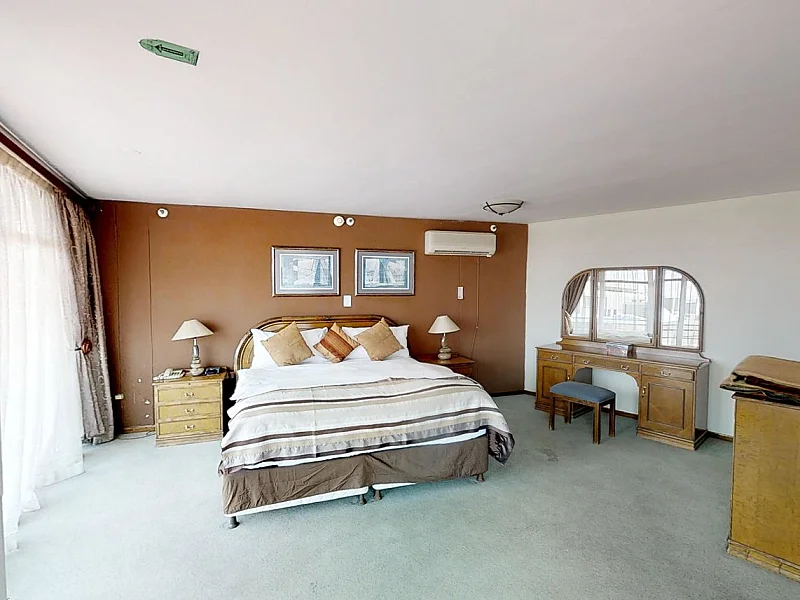 N° 4 - ENTREPRISE/COMPLEXE HOTELIER