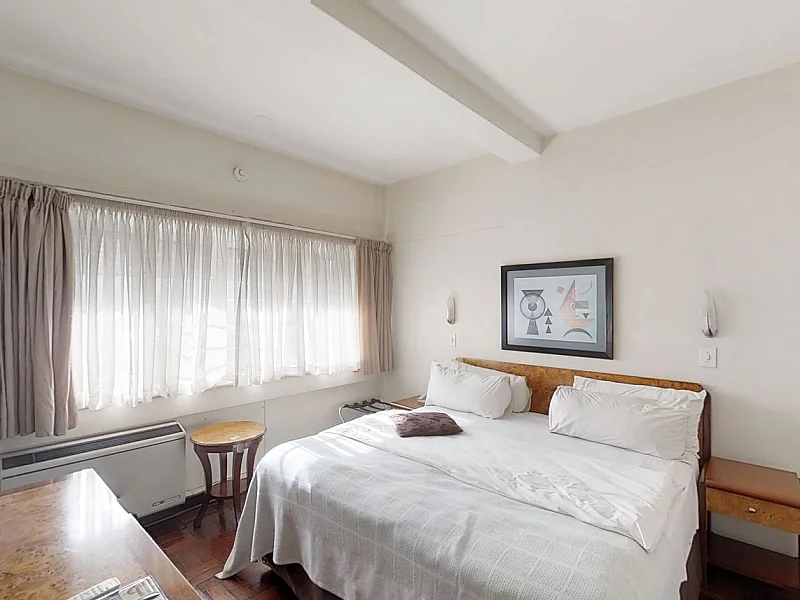 N° 4 - ENTREPRISE/COMPLEXE HOTELIER