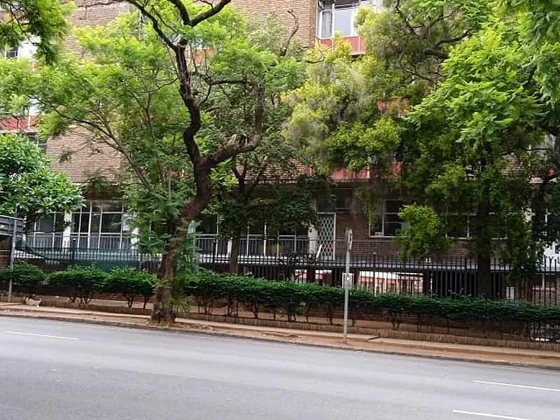 N° 2 - IMMEUBLE D'APPARTEMENTS