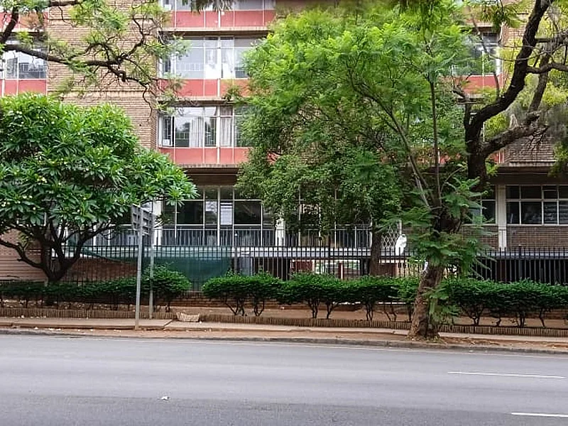 N° 2 - IMMEUBLE D'APPARTEMENTS