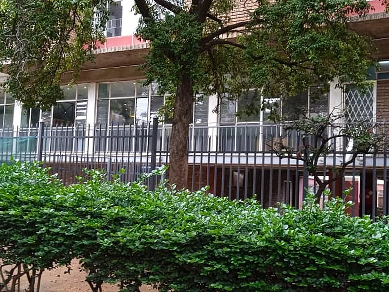 N° 2 - IMMEUBLE D'APPARTEMENTS