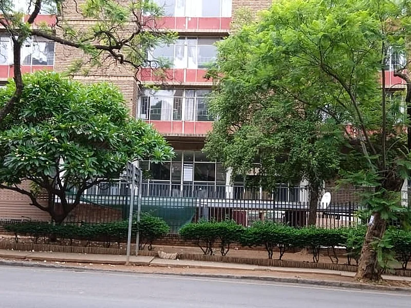 N° 2 - IMMEUBLE D'APPARTEMENTS