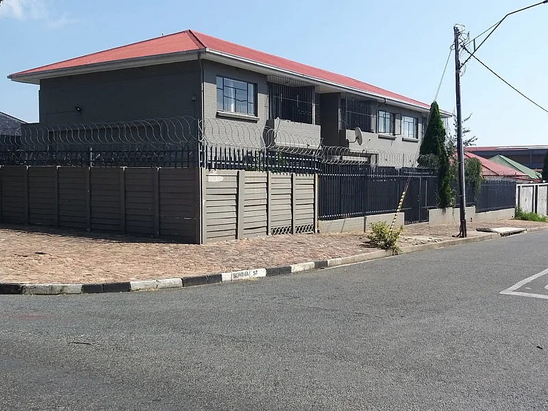 N°21 - IMMEUBLE D’APPARTEMENTS