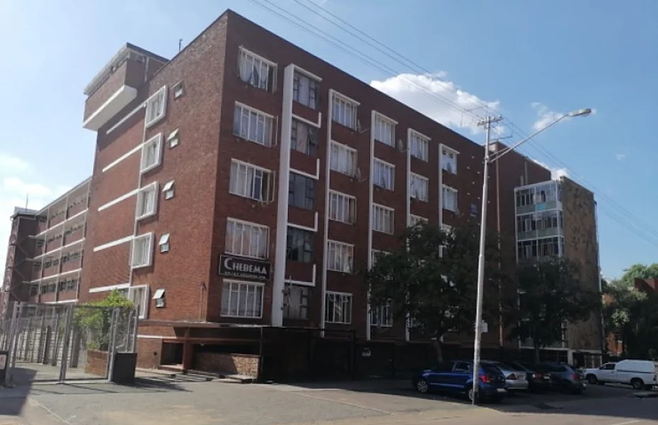 N° 23 - IMMEUBLE D'APPARTEMENTS