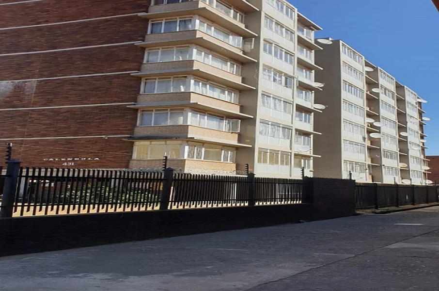 N° 24 - BLOC D'APPARTEMENTS