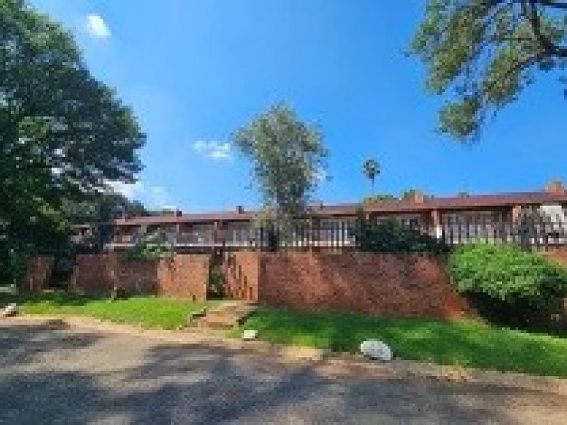 N° 27 - IMMEUBLE À VENDRE