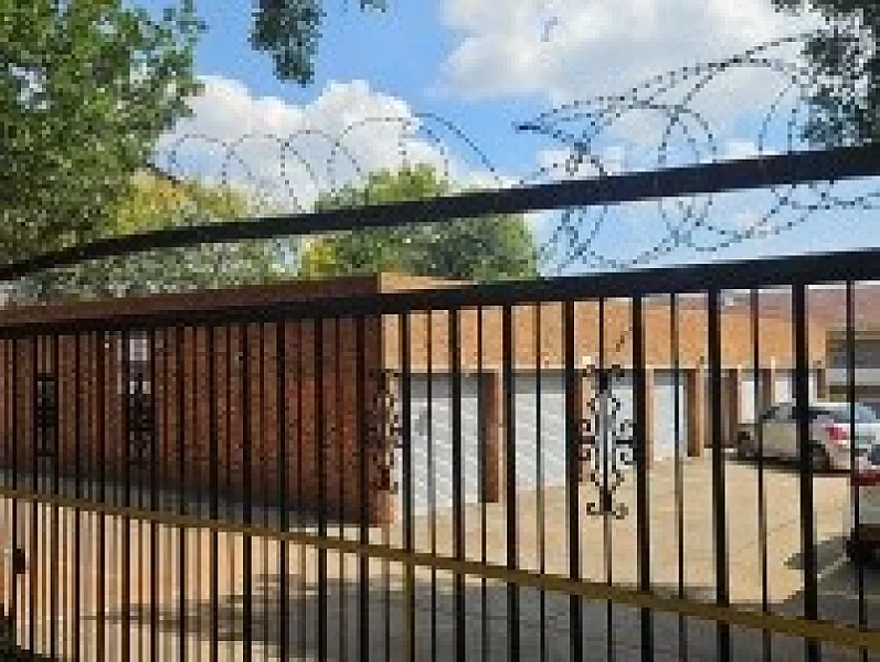 N° 27 - IMMEUBLE À VENDRE