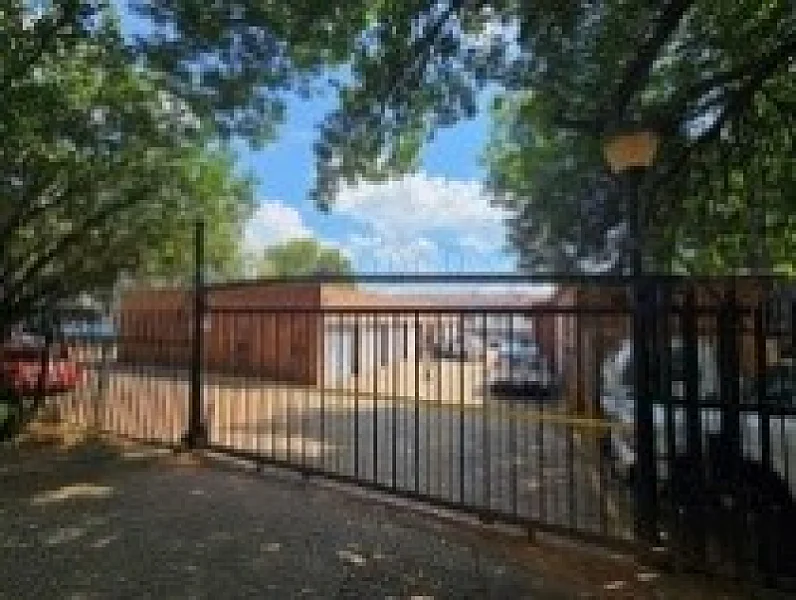 N° 27 - IMMEUBLE À VENDRE