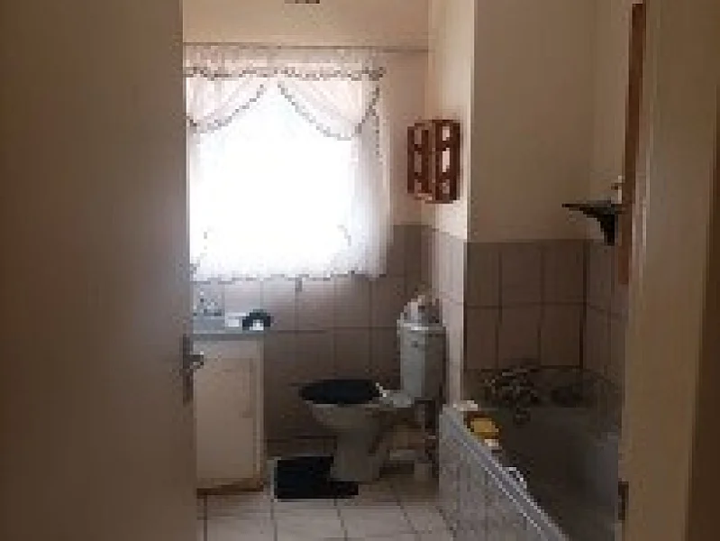 N° 28 - BLOC D'APPARTEMEMENTS