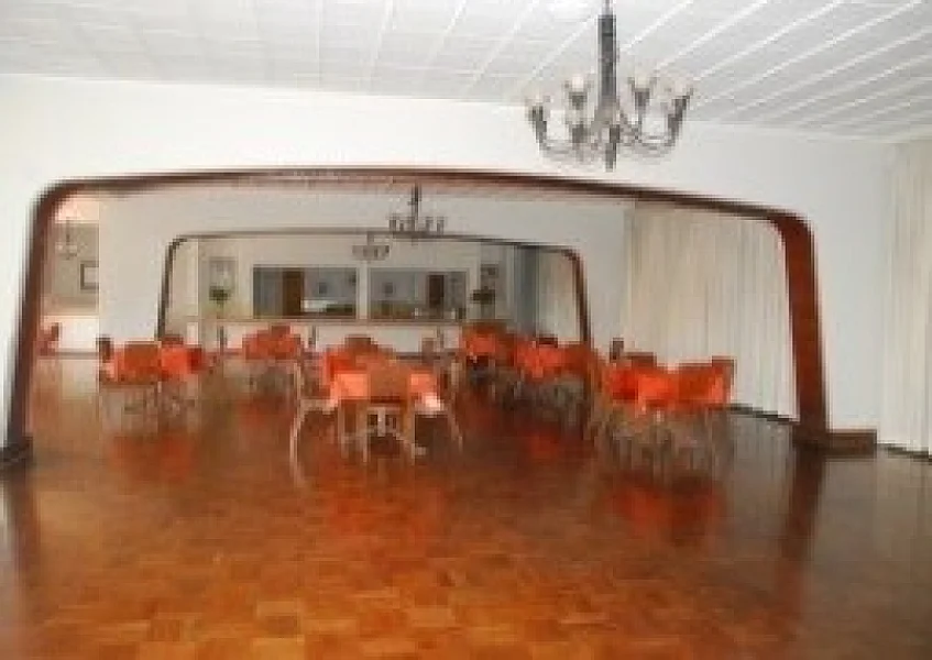 N° 33  COMPLEXE HOTELIER