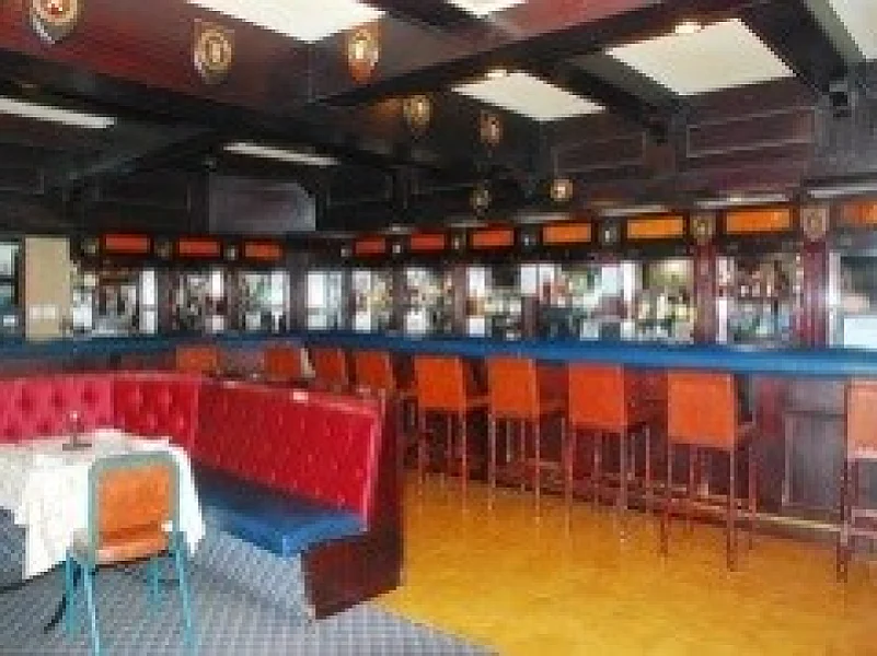 N° 33  COMPLEXE HOTELIER