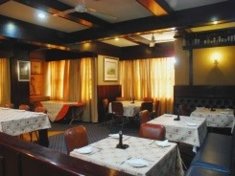 N° 33  COMPLEXE HOTELIER