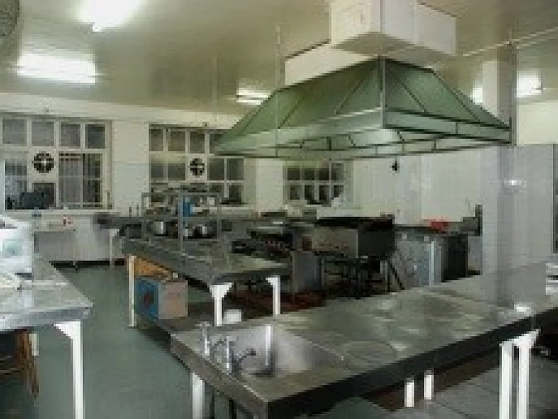 N° 33  COMPLEXE HOTELIER