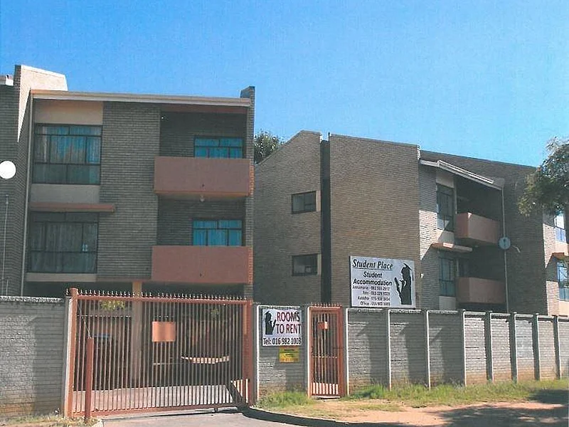 N° 14 - Immeuble de 5 180 m² à vendre