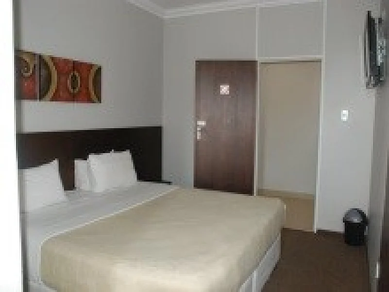 N° 33  COMPLEXE HOTELIER