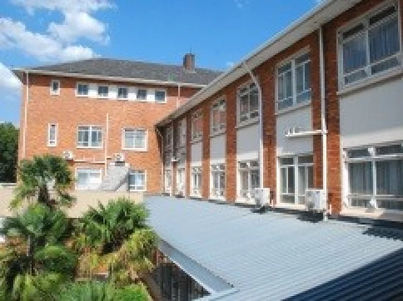 N° 33  COMPLEXE HOTELIER