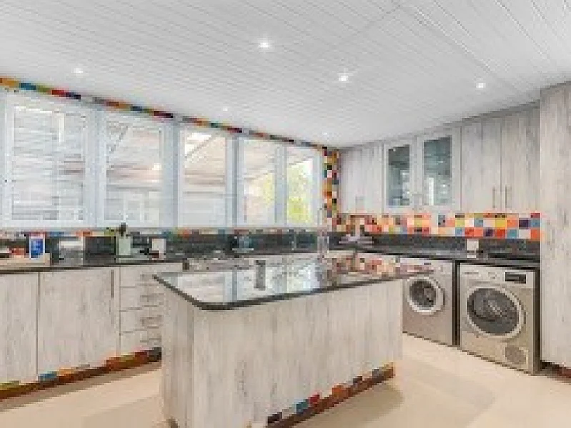 N° 34 IMMEUBLE A VENDRE